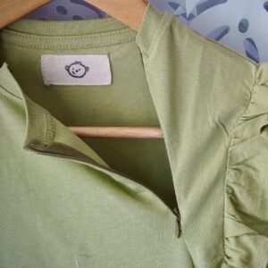 Polera vuelos color liso